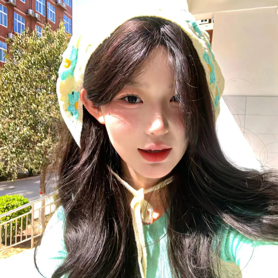 她比烟花寂寞